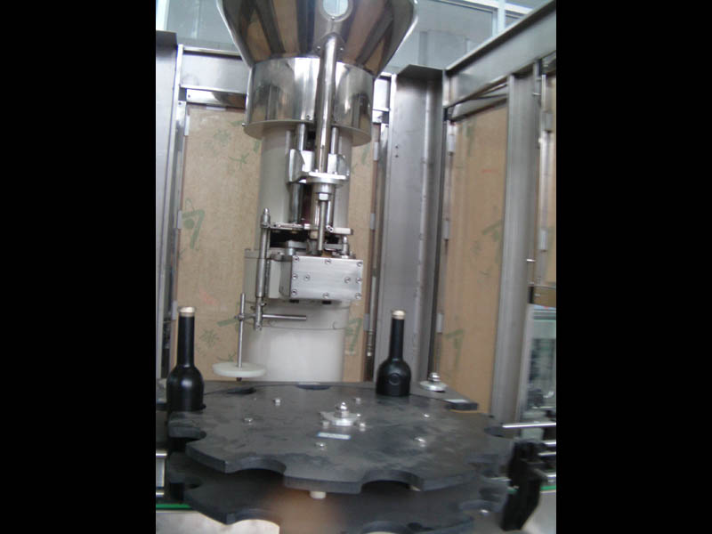 自動(dòng)紅酒打塞機(jī)