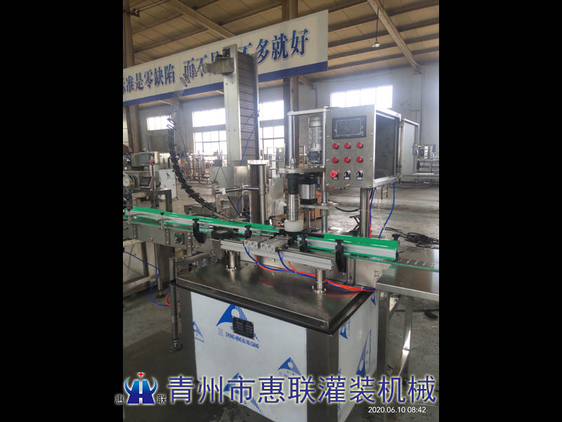 桶裝食用油旋蓋機(jī)