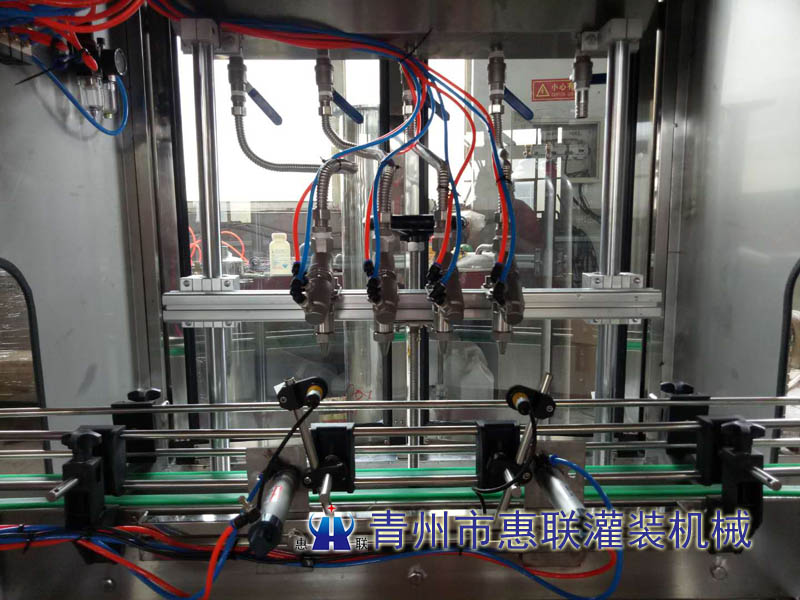 4頭消毒水灌裝機(jī)